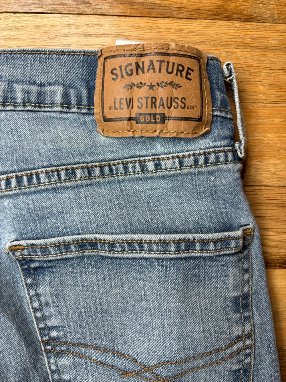 Signature Levi Strauss & Co Regular Fit Mens Jeans 31 x 30 Medium Wash Blue